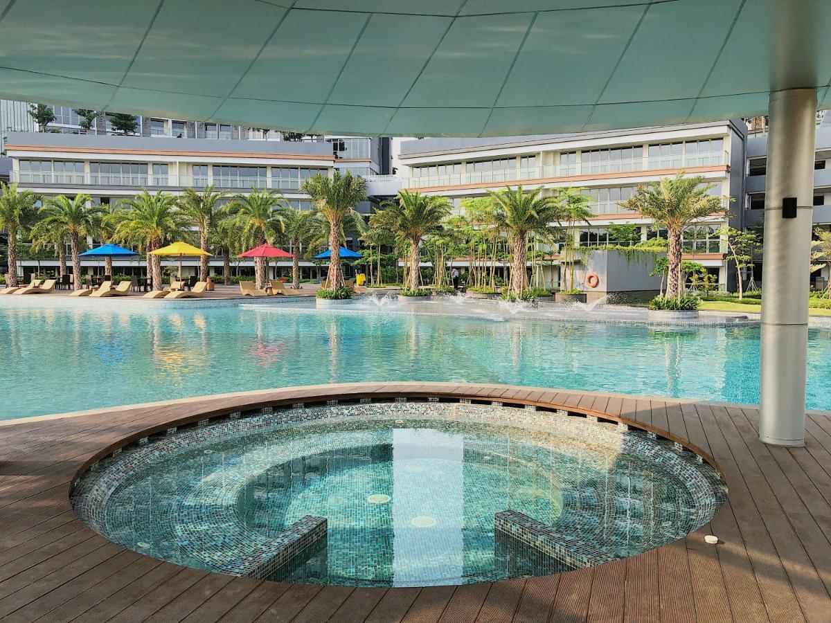 Gold Coast Pik Sea View Apartments By Longesuites Jacarta Exterior foto